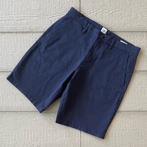 Gap Essential Khaki 10" Shorts